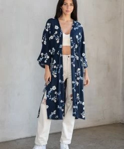 LOVESTITCH RESORT APPAREL Waterfront Embroidered Kimono