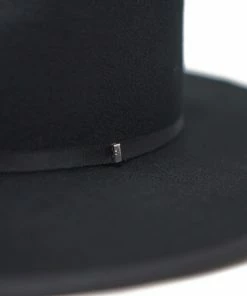 Olive & Pique Billy Black RESORT APPAREL