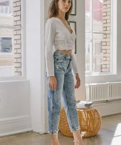 KanCan RESORT APPAREL Harvey Ultra High Rise Mom Jeans 10 KanCan RESORT APPAREL Harvey Ultra High Rise Mom Jeans
