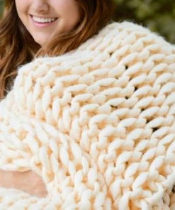 Donna Sharp HOLIDAY APPAREL Chunky Knit Throw Blanket - Cream