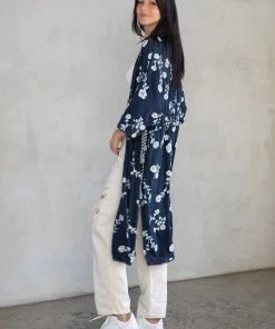 LOVESTITCH RESORT APPAREL Waterfront Embroidered Kimono