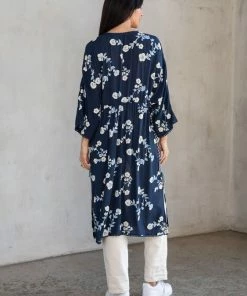 LOVESTITCH RESORT APPAREL Waterfront Embroidered Kimono