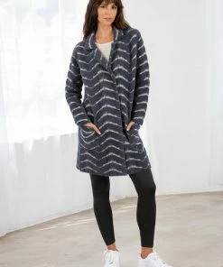 LOVESTITCH Lafayette Fuzzy Coatigan