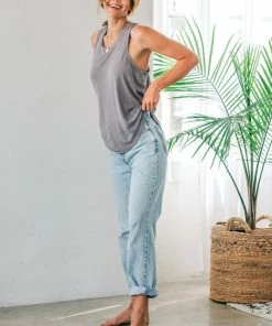 LOVESTITCH Basic Linen Slub Racerback Tank Top